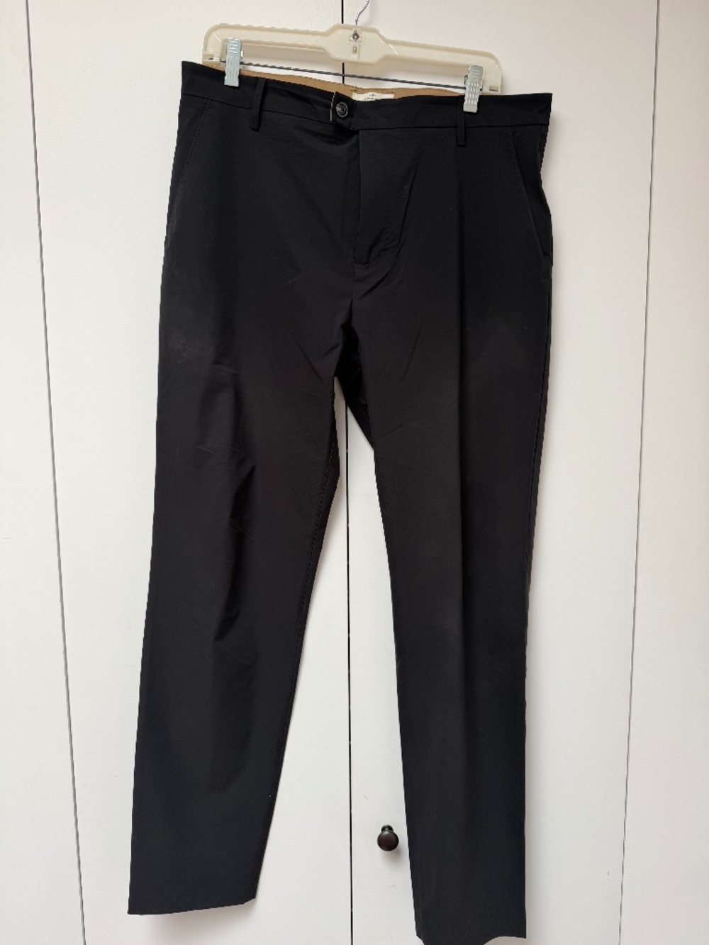 7 for all Mankind men’s technical fabric pant, black, waist size 33